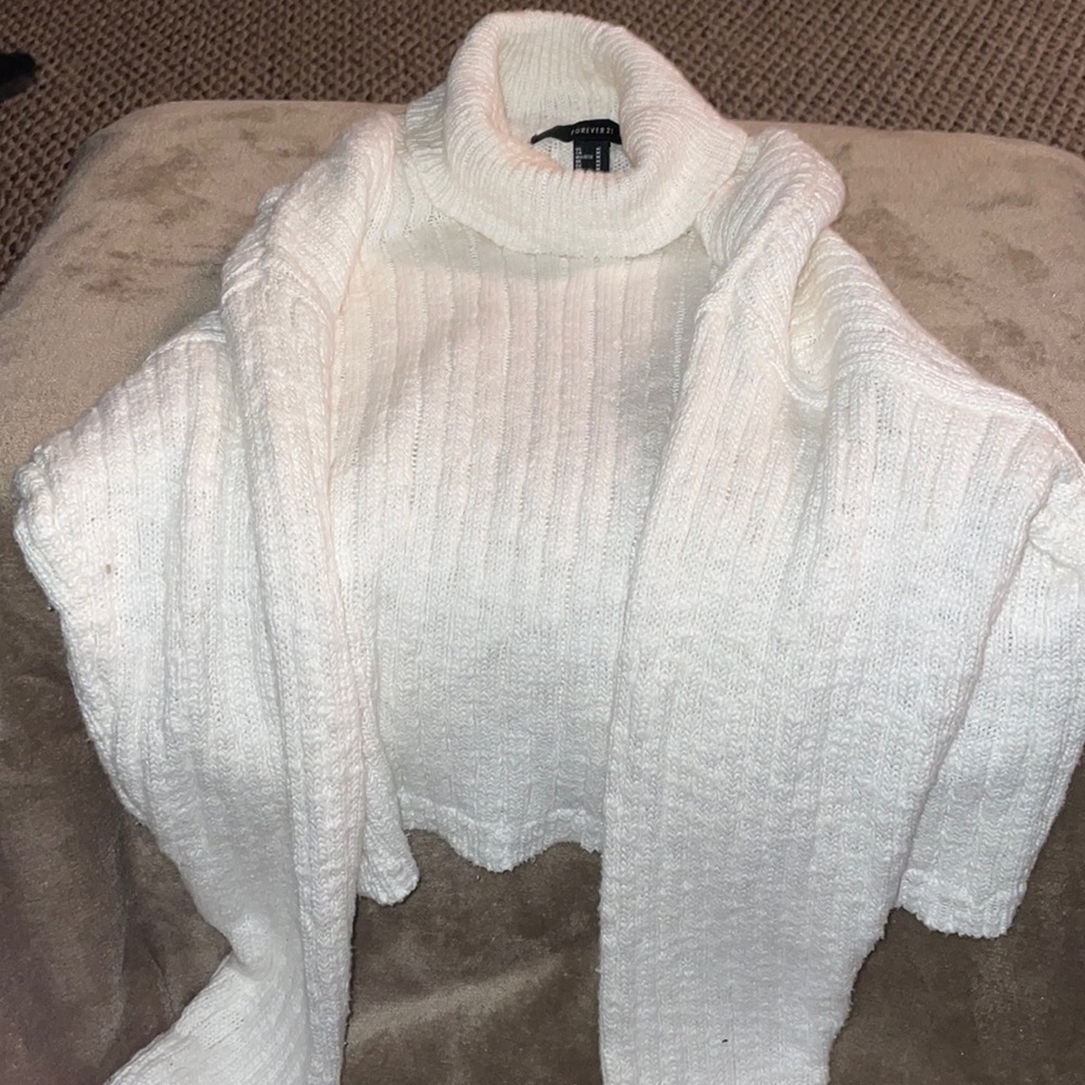 SWEATER